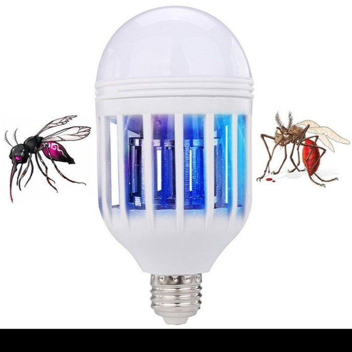 Si ya estás harto de insectos en todos los lugares, este es el producto que está buscando, ya que esta bombilla UV que atrea insectos mediente sus diodos azúles a la red de tubitos metalicos que los destruyen.